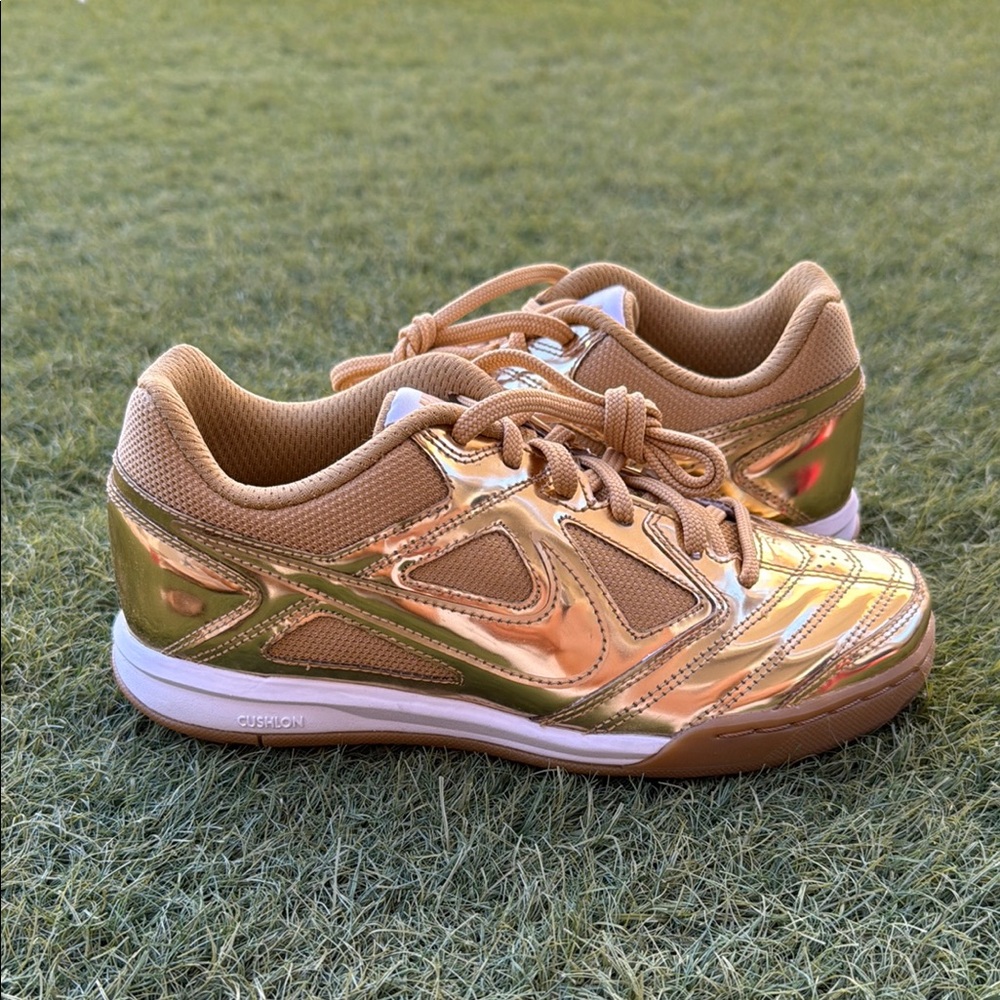 Nike Gato LV8